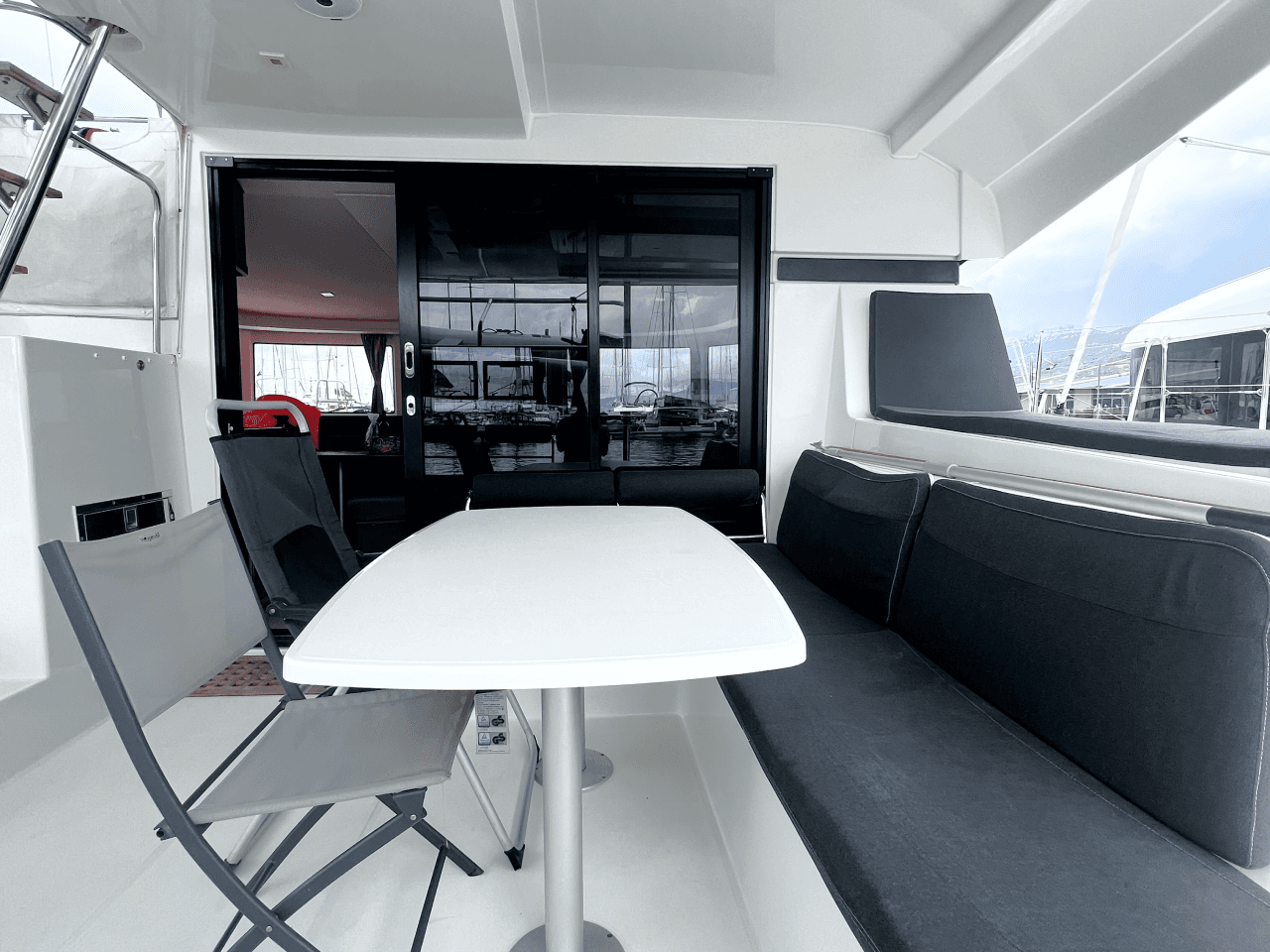 Lagoon 42 - 4 + 2 cab., picture 4