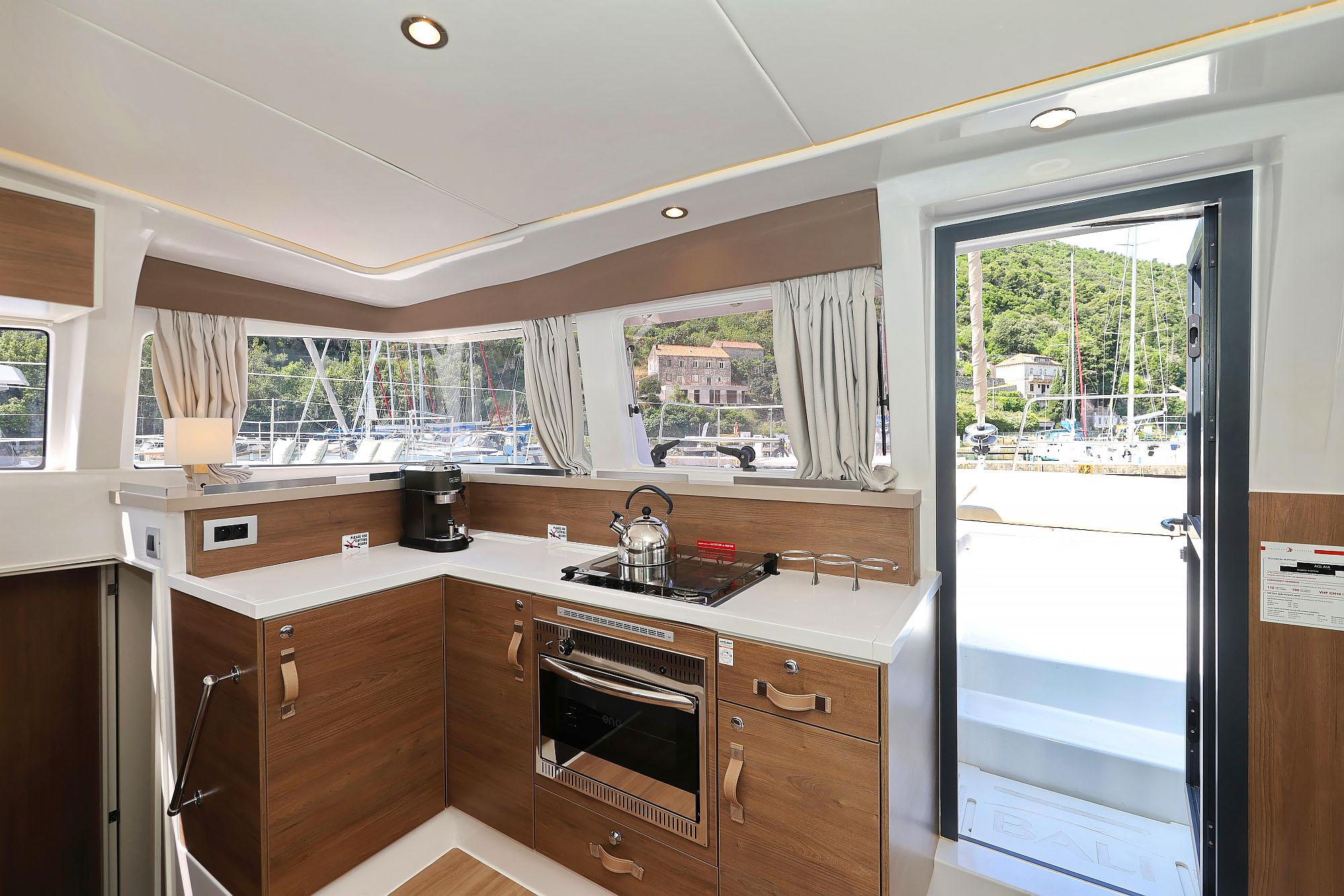 Bali 4.2 - 4 + 1 cab., picture 12