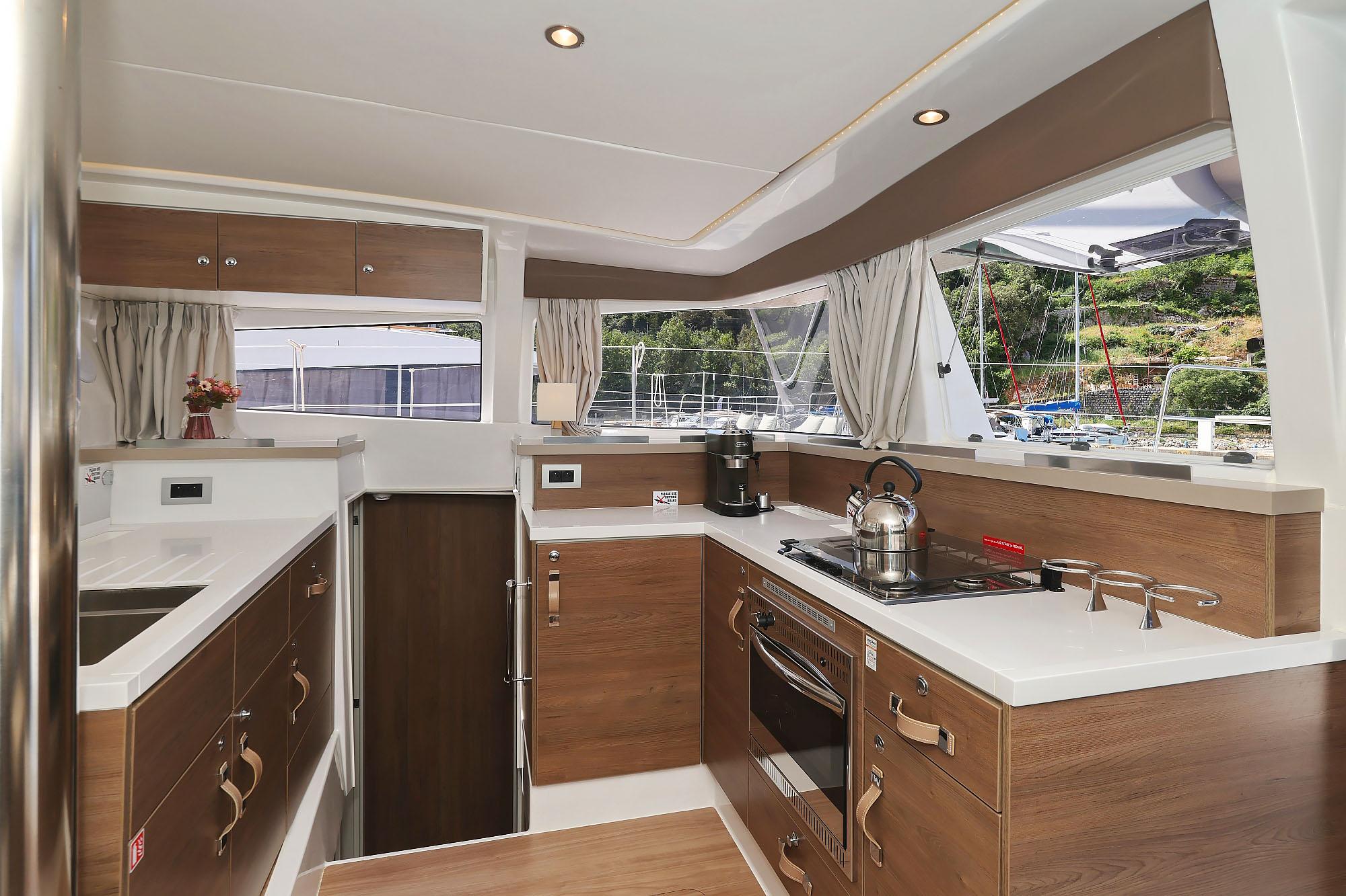 Bali 4.2 - 4 + 1 cab., picture 14