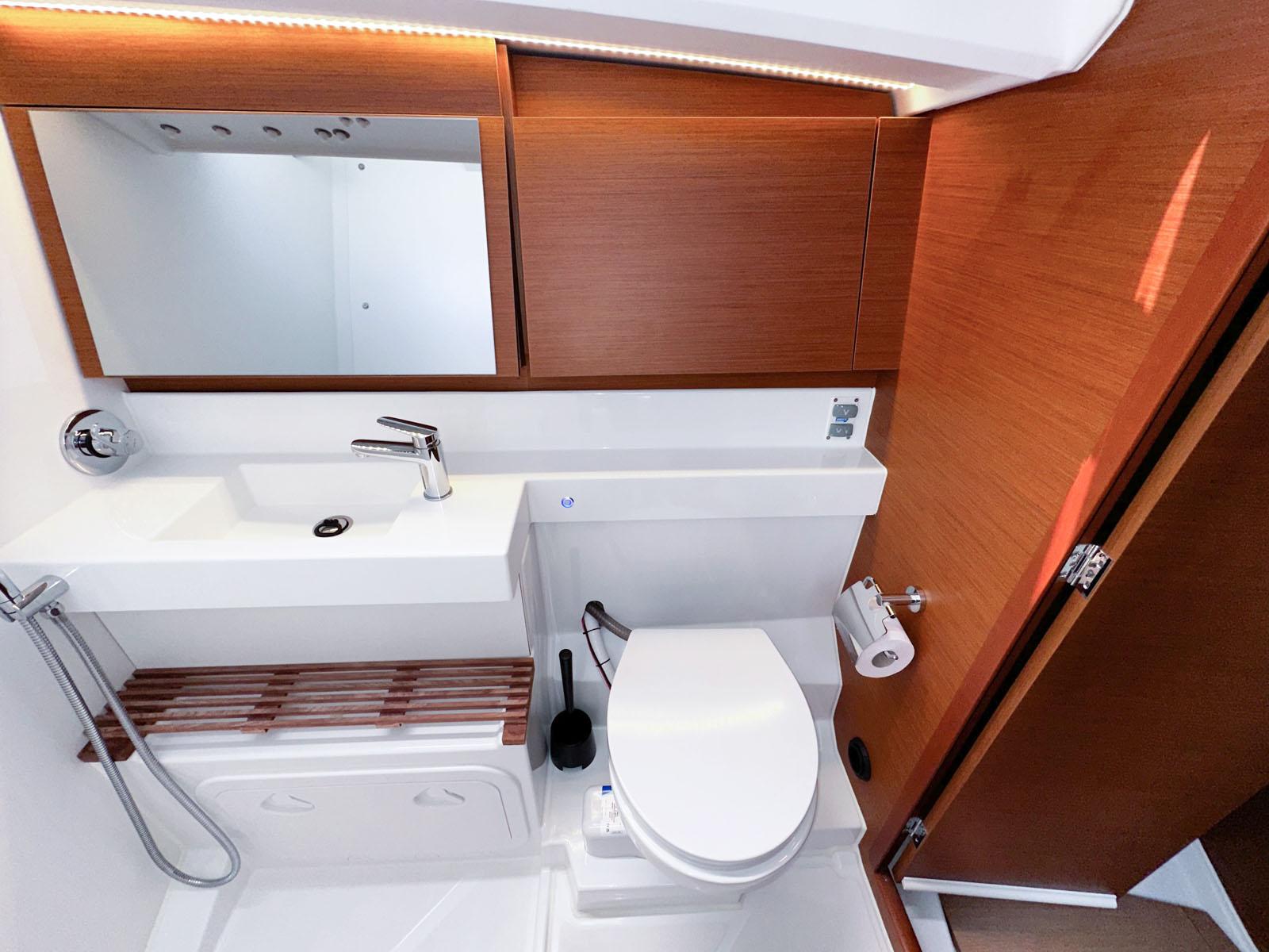 Sun Odyssey 440 - 4 cab., picture 22