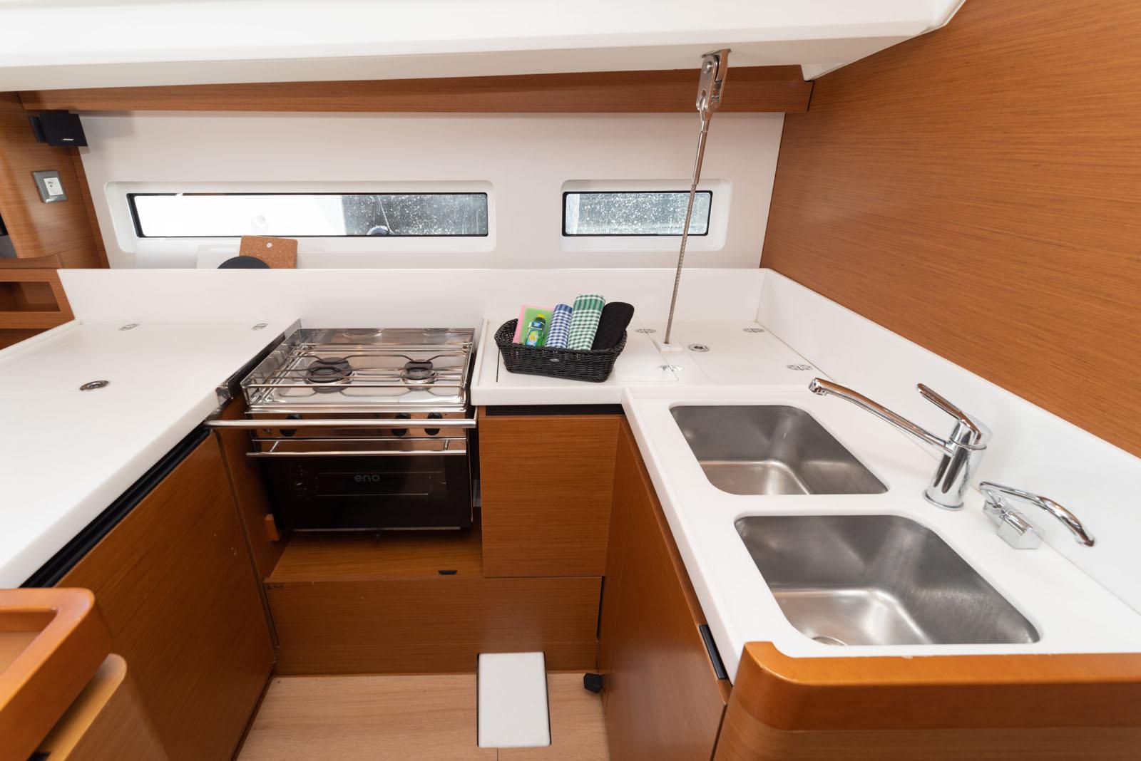 Sun Odyssey 440 - 4 cab., picture 13