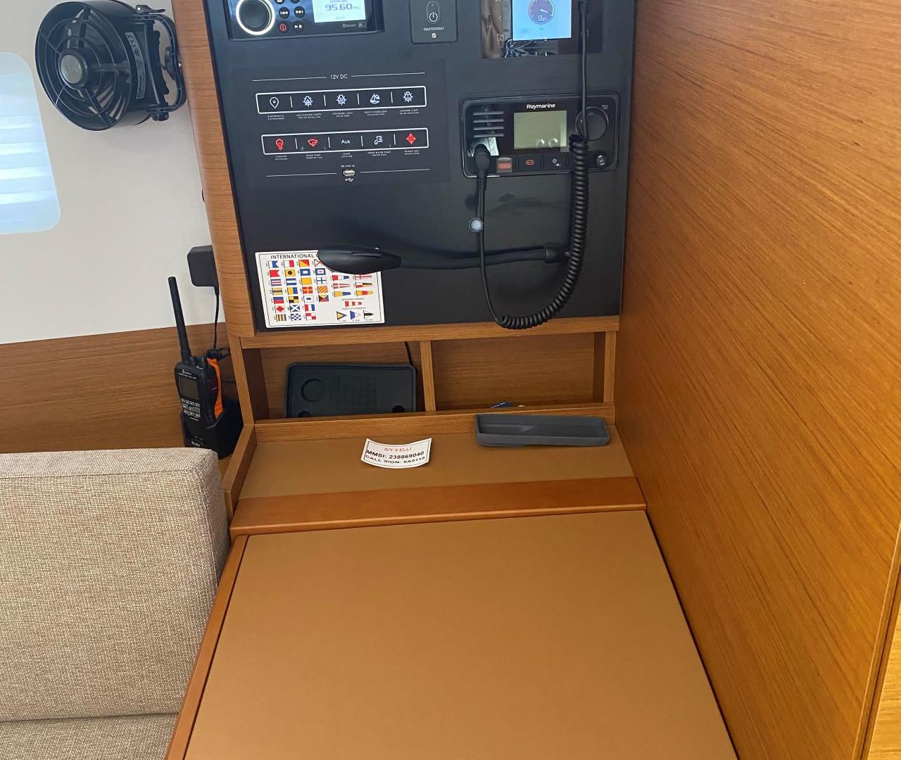 Sun Odyssey 380 - 3 cab., picture 11