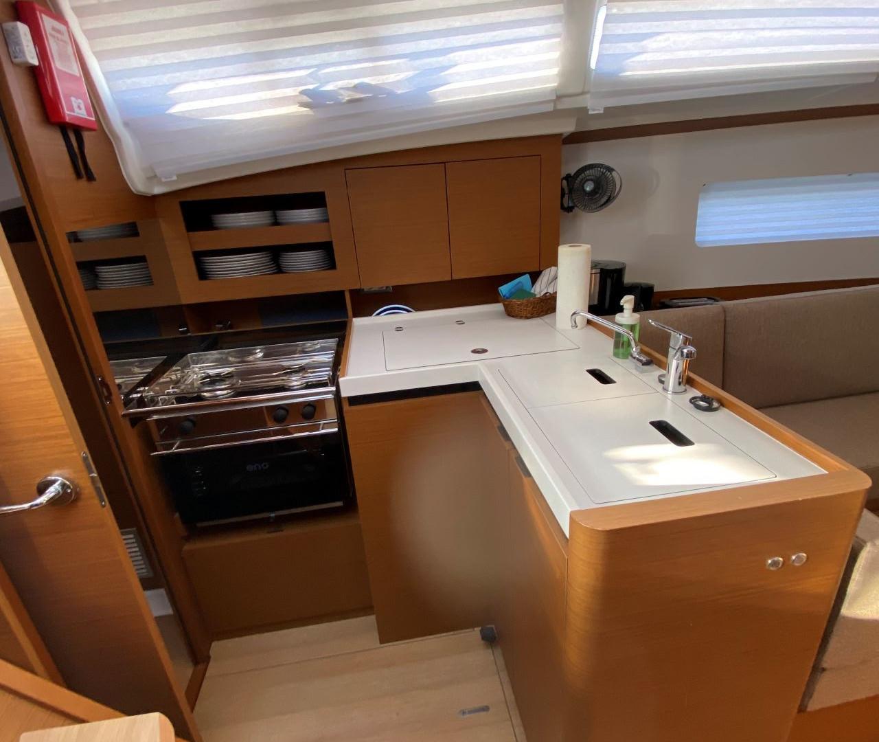 Sun Odyssey 380 - 3 cab., picture 9
