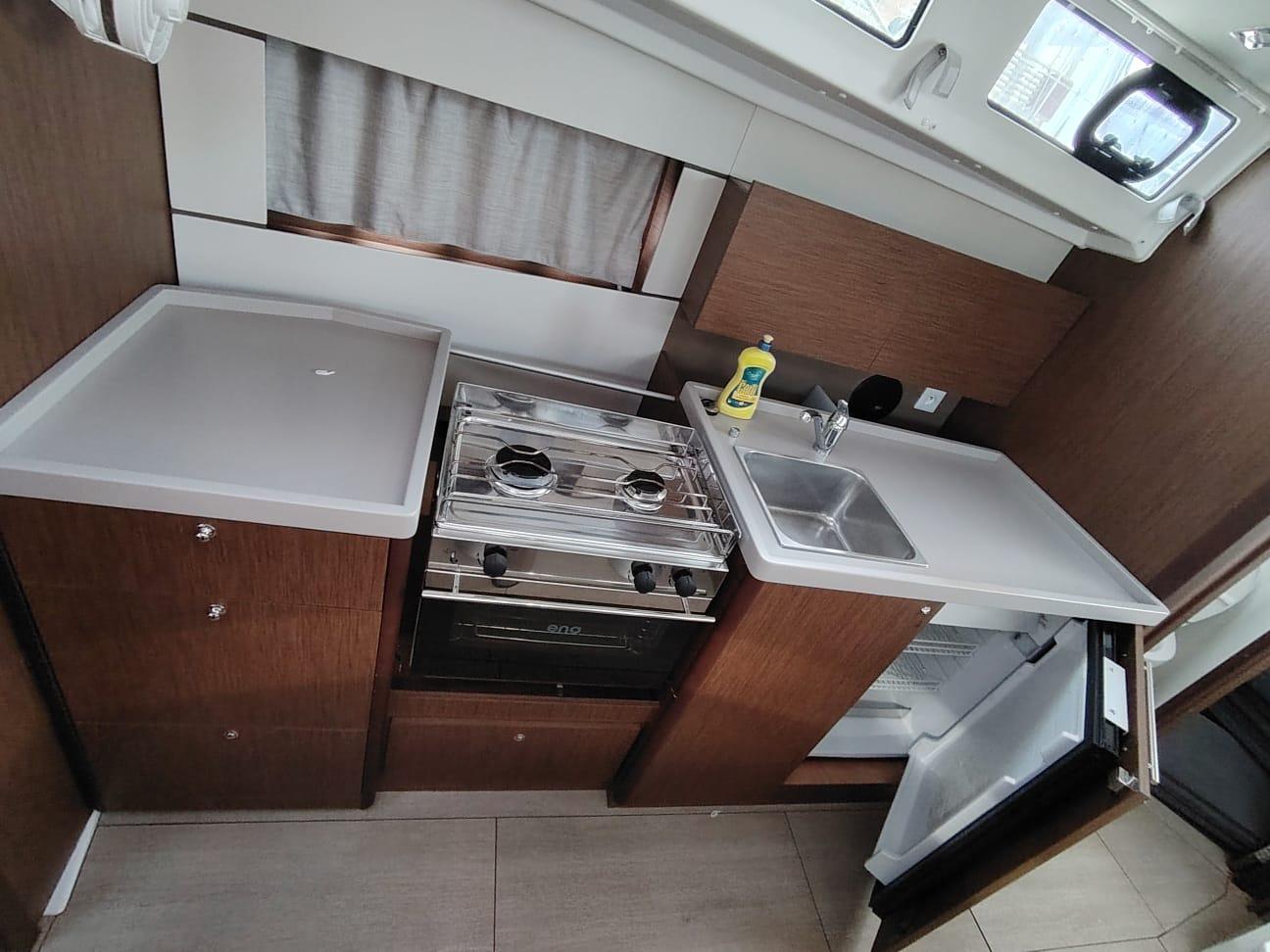 Oceanis 38.1, picture 10