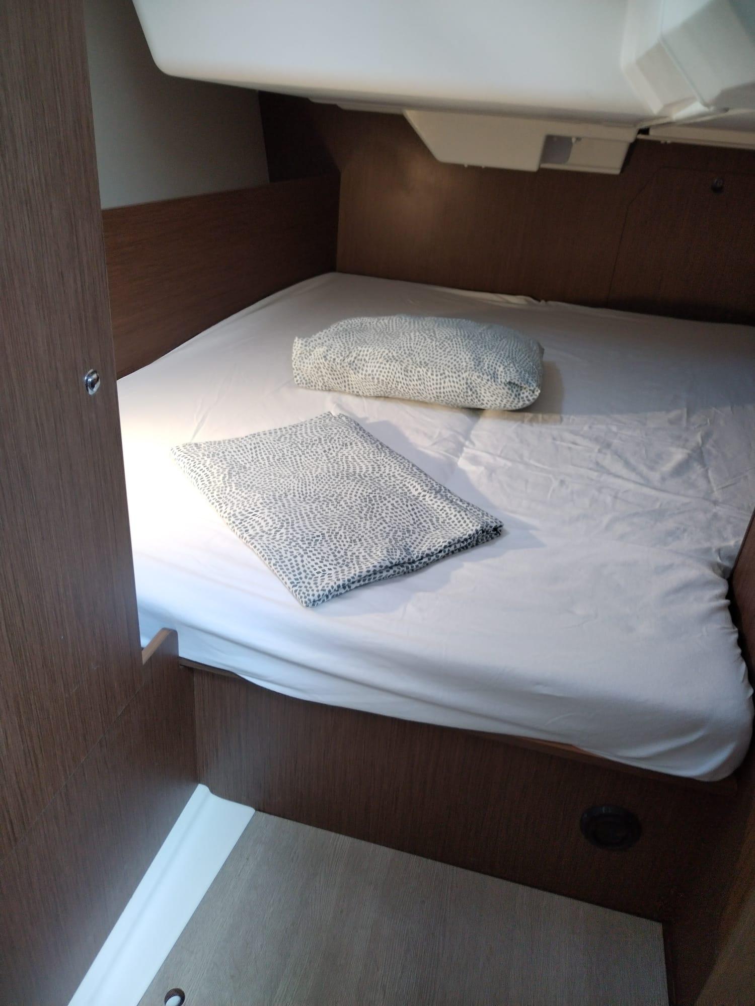 Oceanis 38.1, picture 12