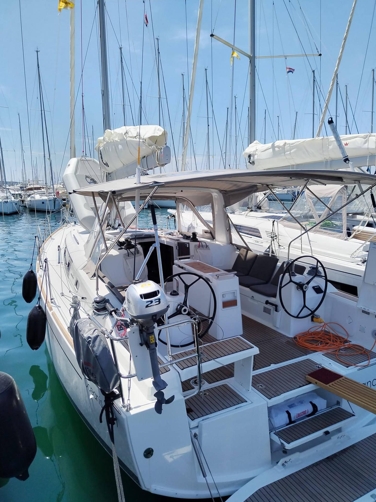Oceanis 38.1, picture 4