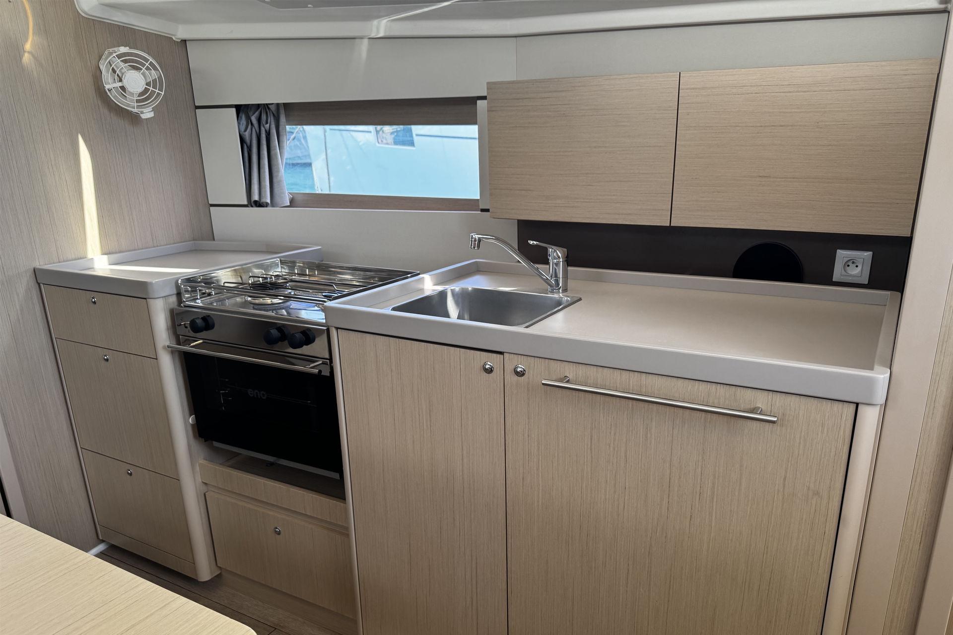 Oceanis 38.1 - 2 cab., picture 8