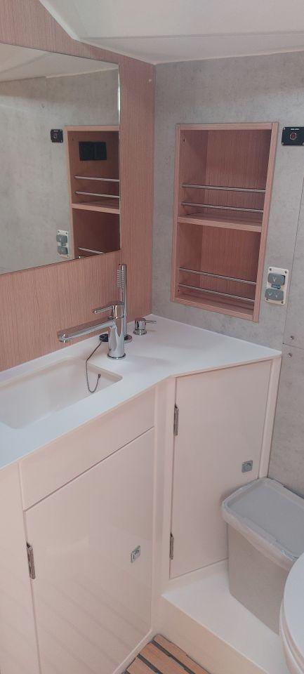 Bavaria C42, picture 11