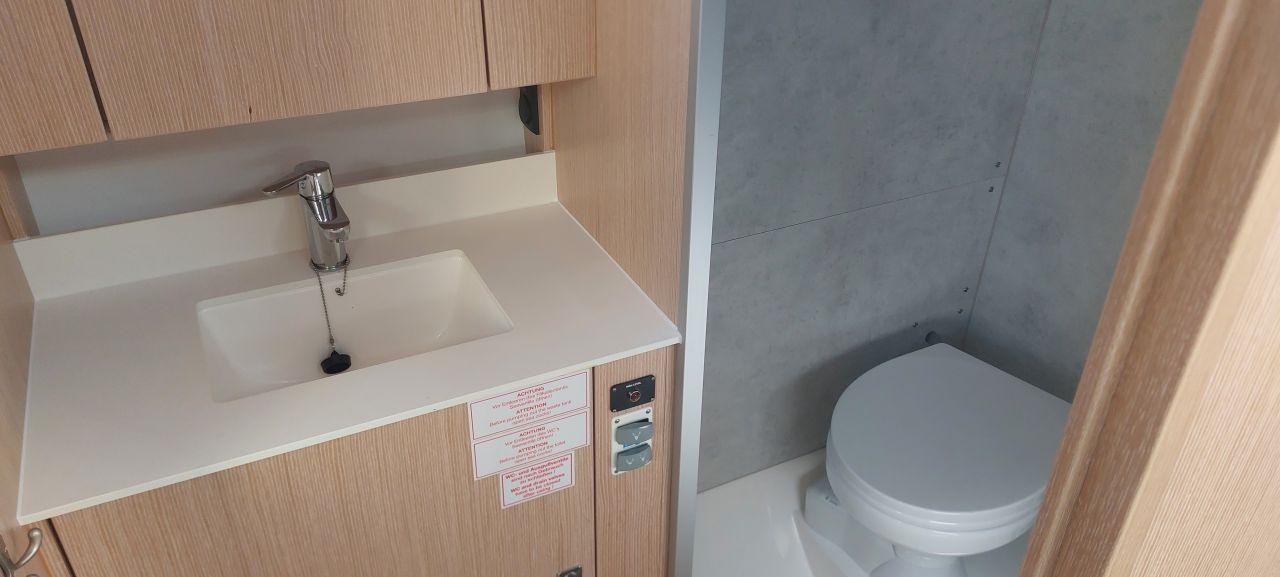 Bavaria C42, picture 10