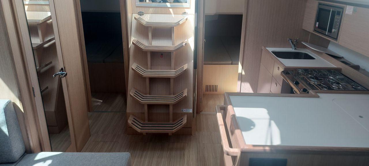 Bavaria C42, picture 4