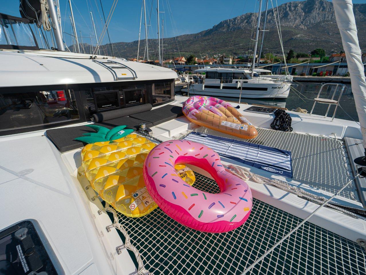 Lagoon 40 - 4 + 2 cab, picture 3