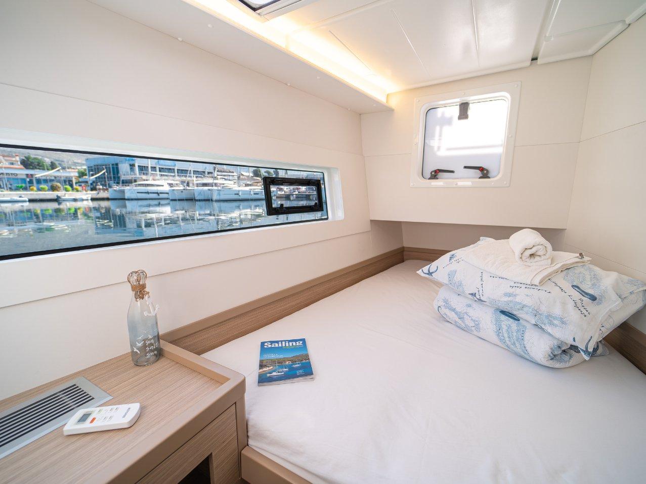 Lagoon 40 - 4 + 2 cab, picture 9