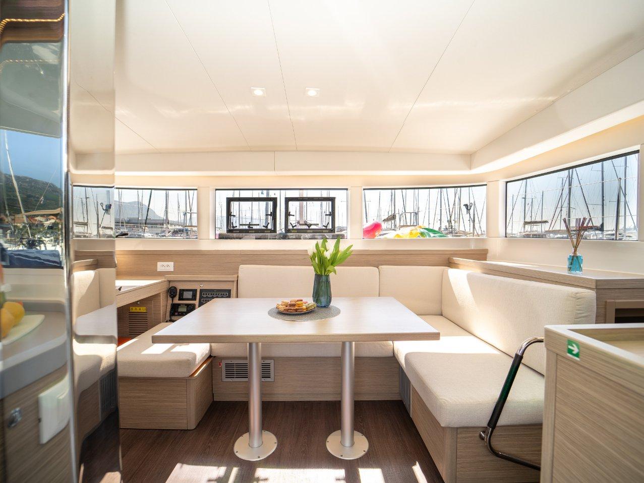 Lagoon 40 - 4 + 2 cab, picture 5