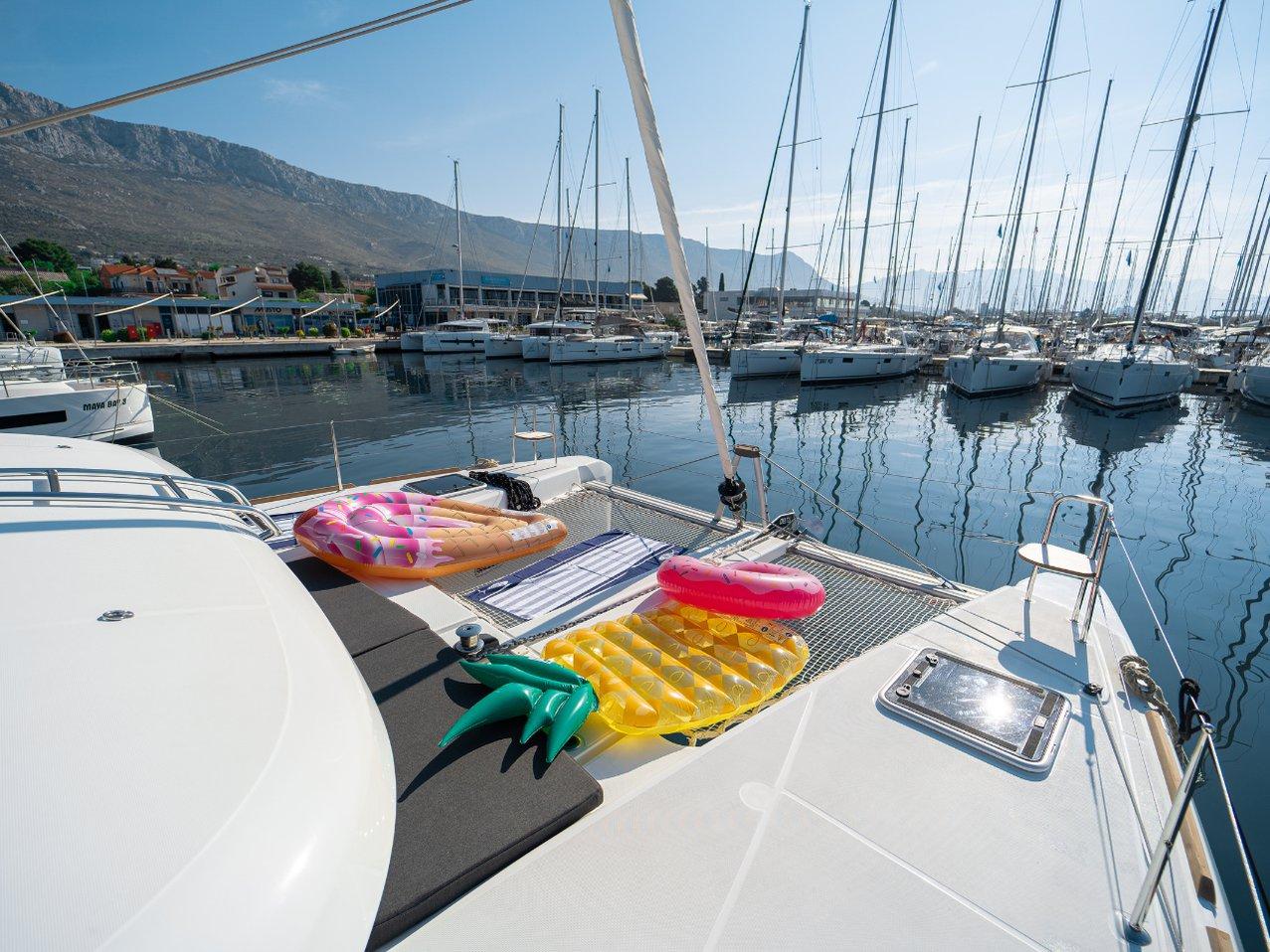 Lagoon 40 - 4 + 2 cab, picture 4