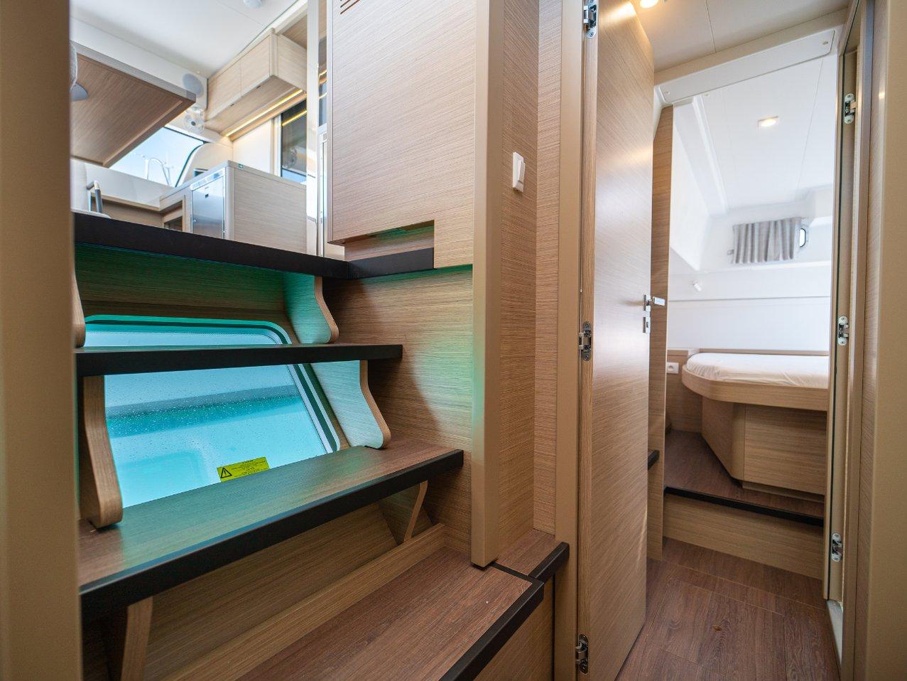 Lagoon 40 - 4 + 2 cab, picture 8