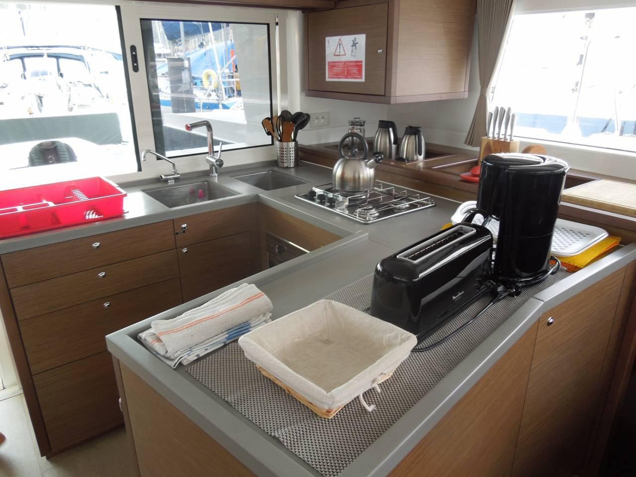 Lagoon 450 S - 4 + 2 cab., picture 4