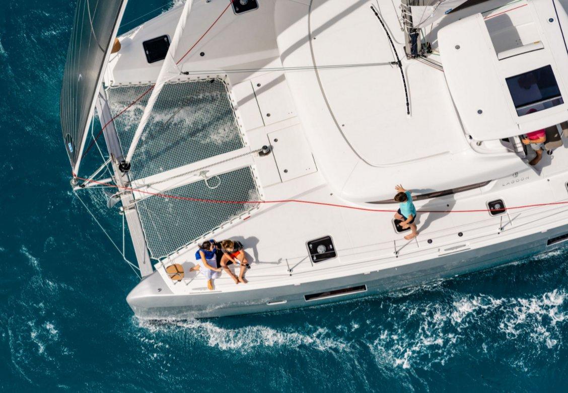 Lagoon 42 - 4 + 2 cab., picture 1