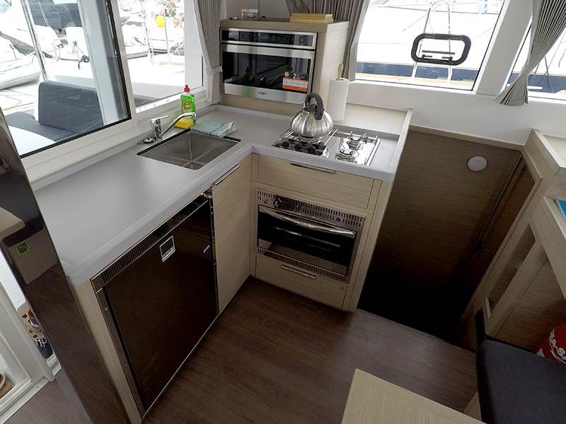 Lagoon 40 - 4 + 2 cab, picture 6