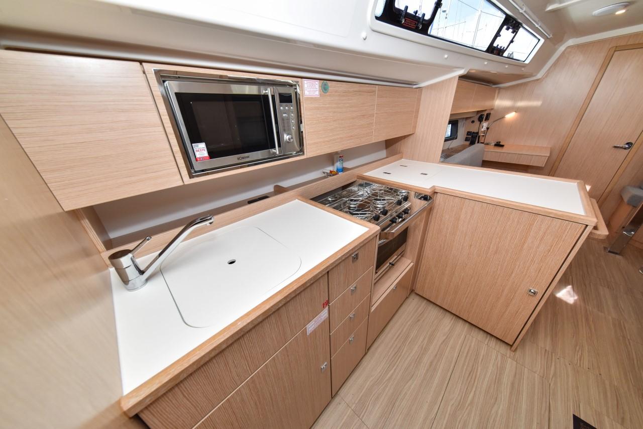 Bavaria C42, picture 19