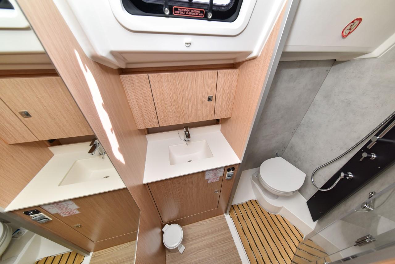 Bavaria C42, picture 28