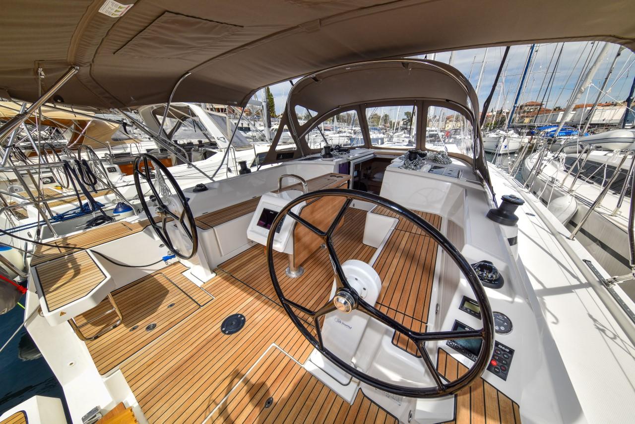 Bavaria C42, picture 10