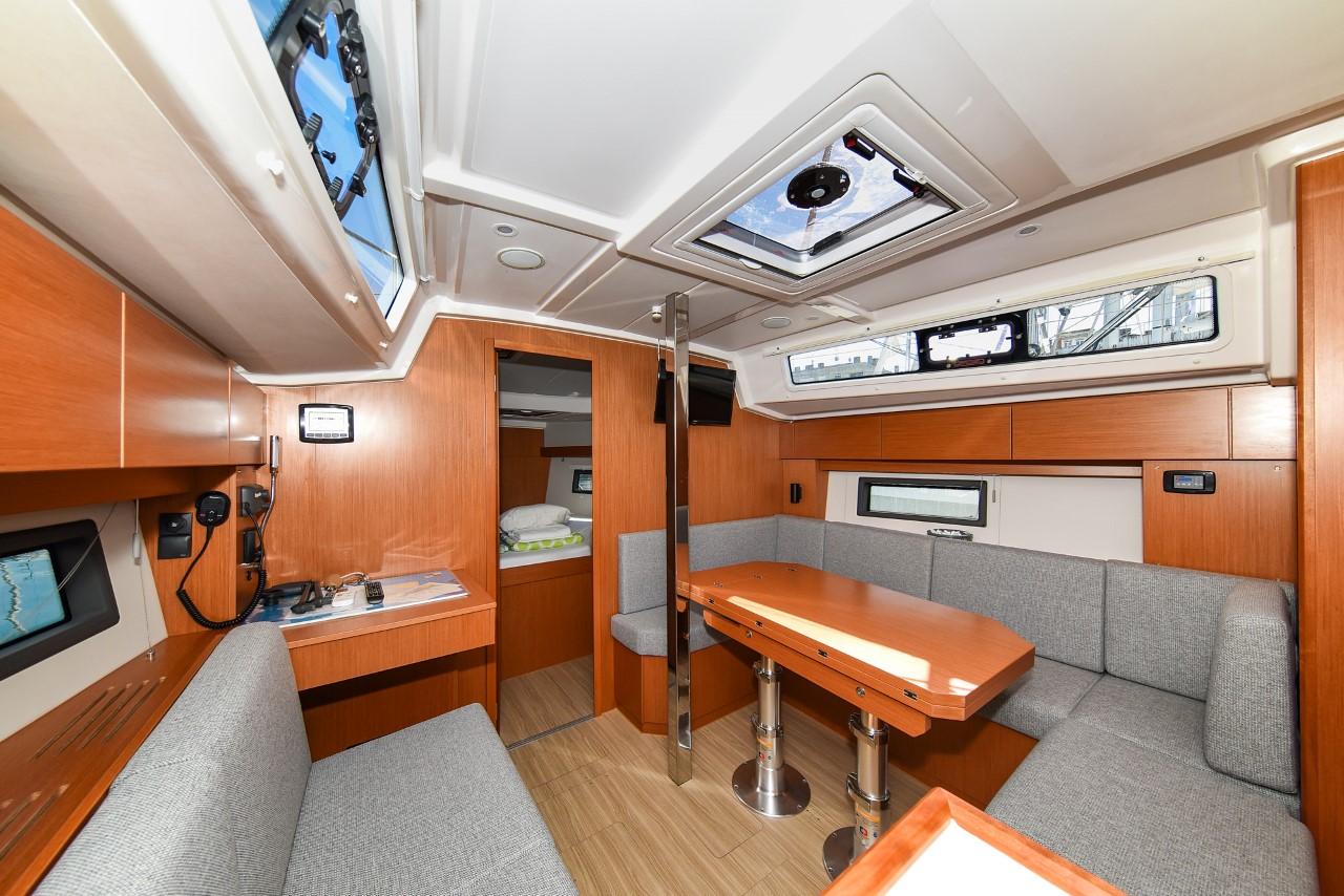 Bavaria C38, picture 22