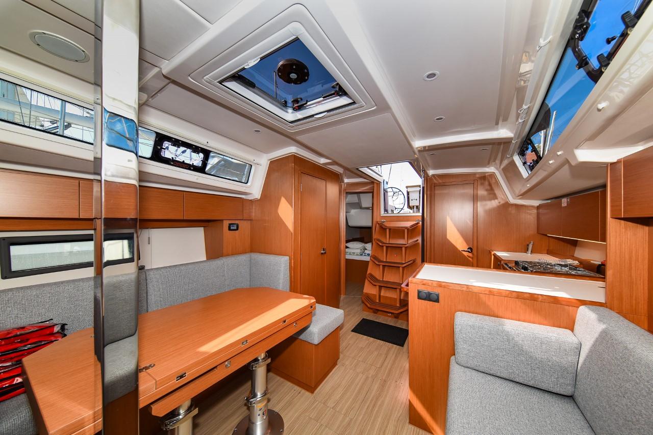 Bavaria C38, picture 23