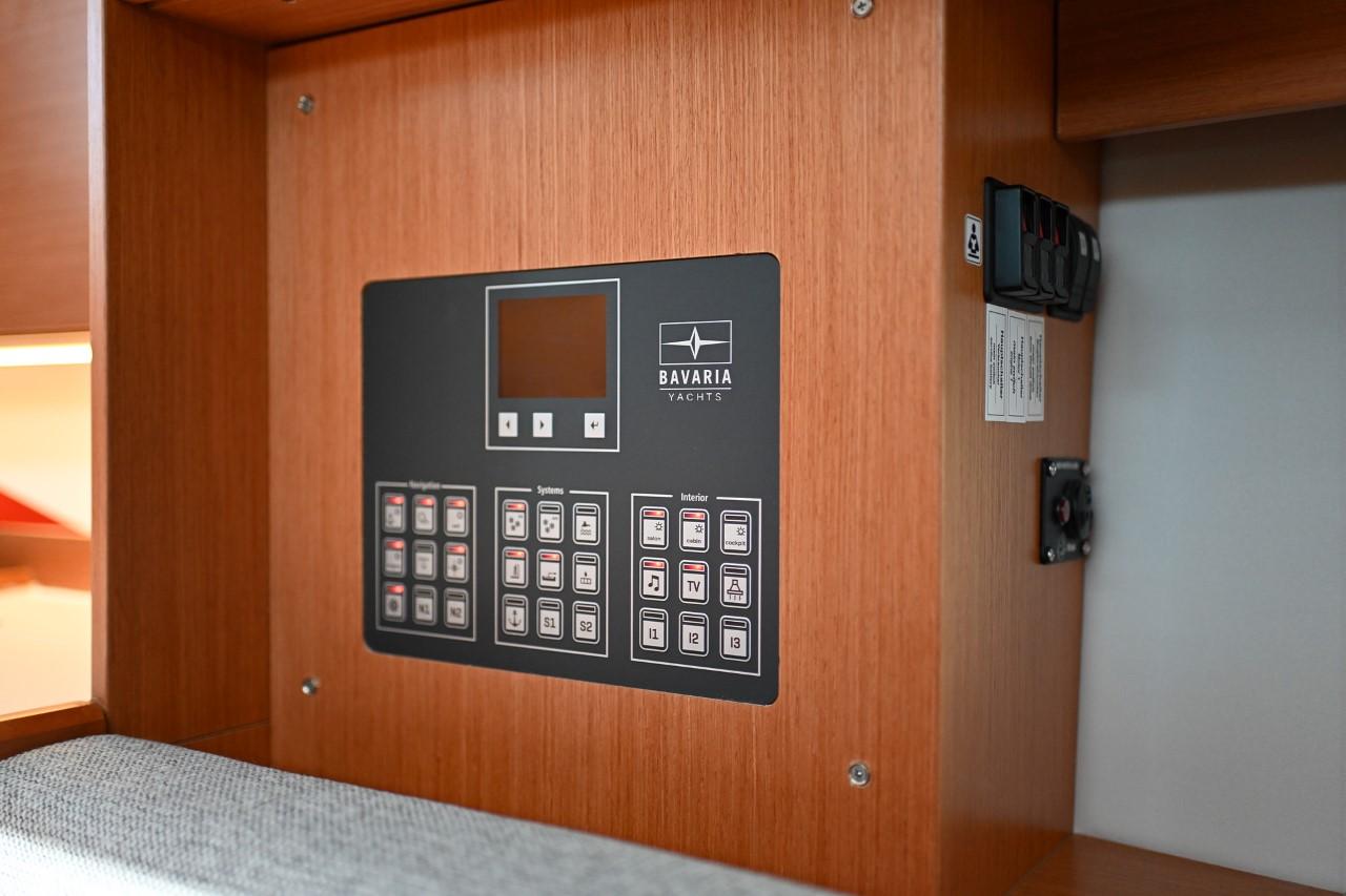 Bavaria C38, picture 17