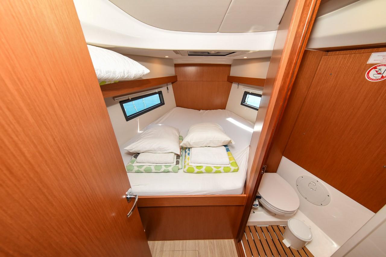 Bavaria C38, picture 27