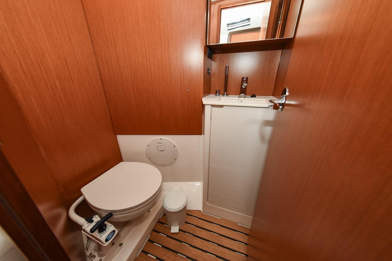 Bavaria C38, picture 32