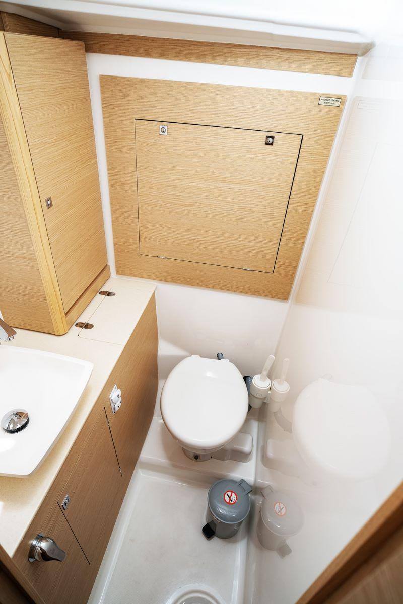 Dufour 390, picture 19