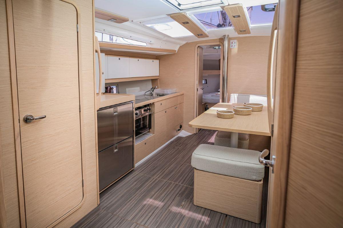Dufour 390, picture 13