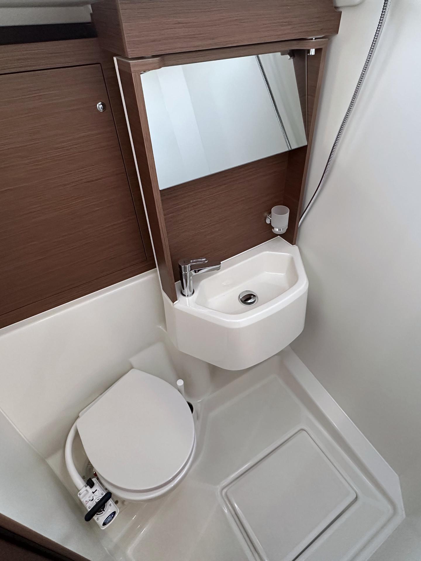 Oceanis 51.1, picture 20