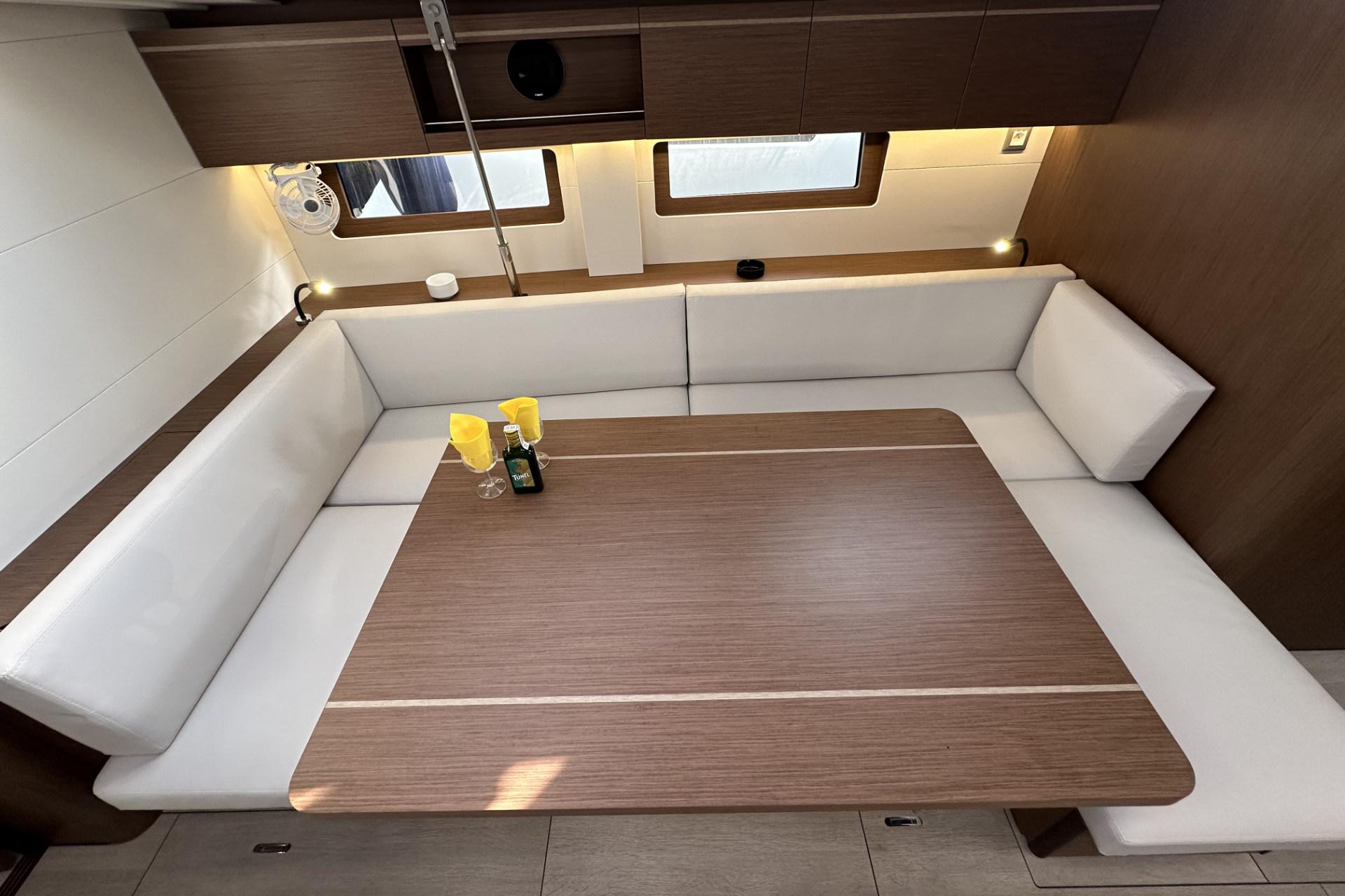 Oceanis 51.1, picture 10