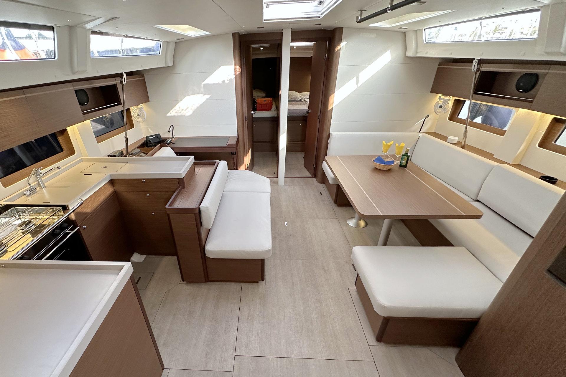 Oceanis 51.1, picture 9