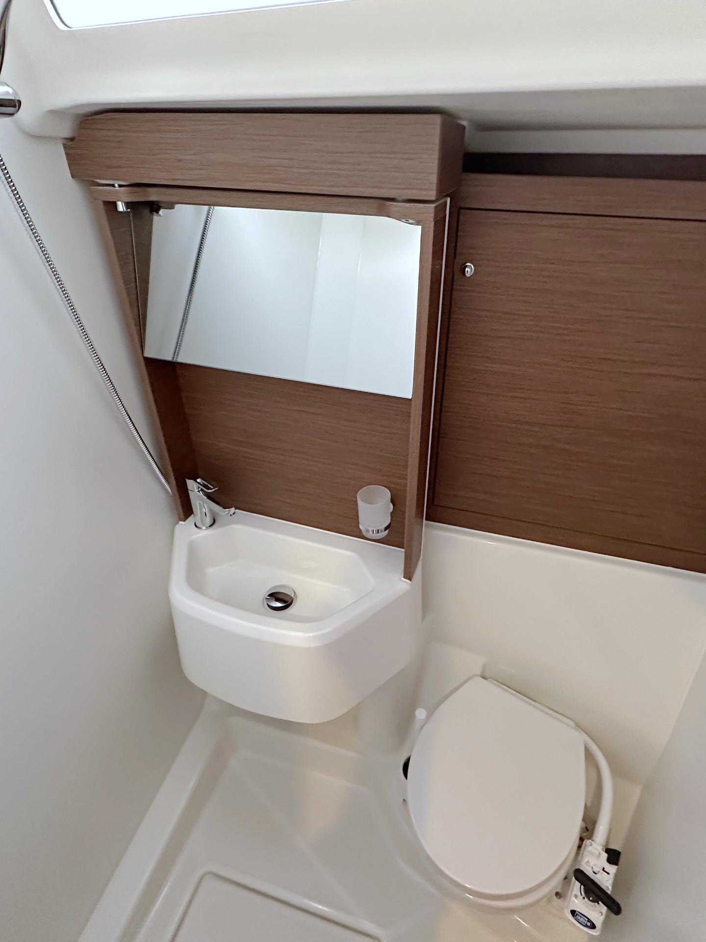 Oceanis 51.1, picture 19