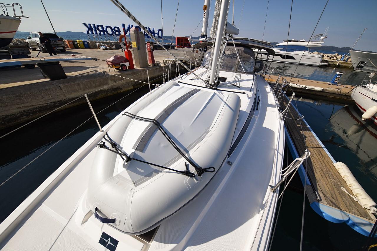 Bavaria C42, picture 5