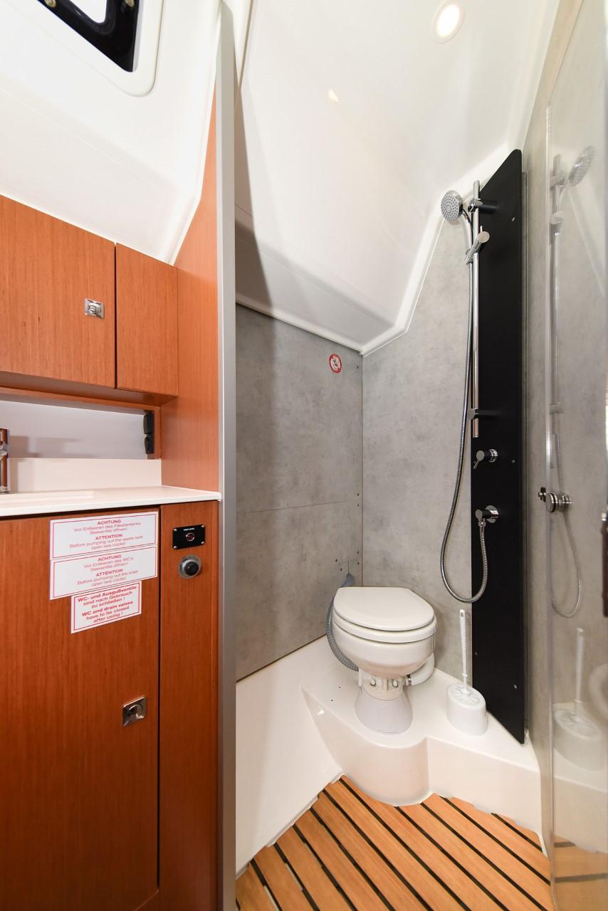 Bavaria C42, picture 39