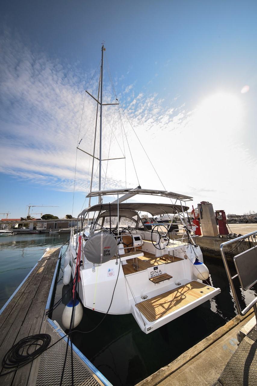 Bavaria C42, picture 13