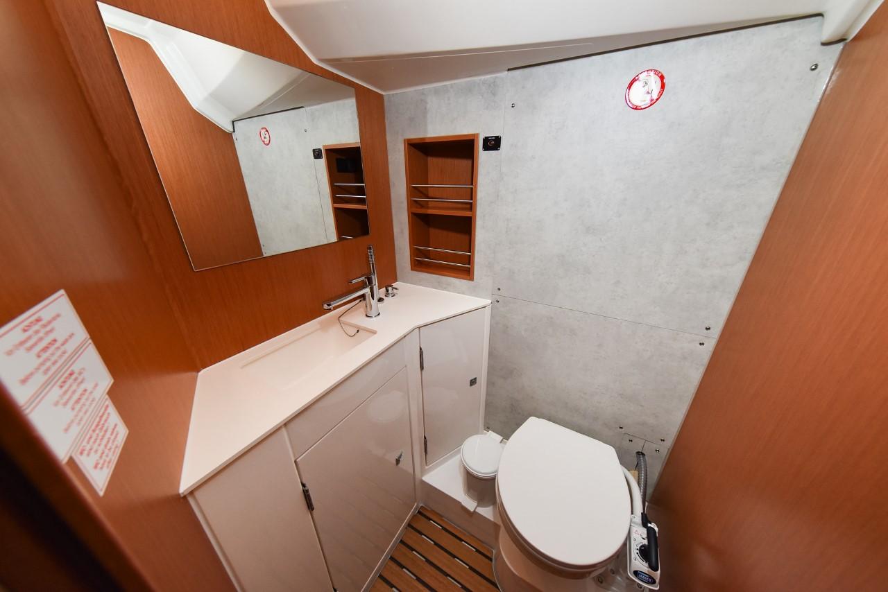 Bavaria C42, picture 41