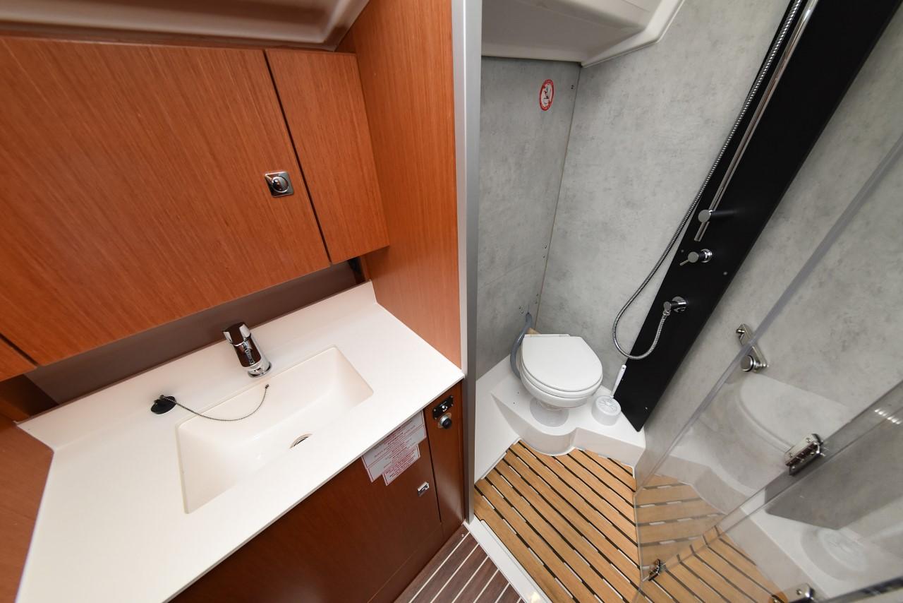 Bavaria C42, picture 40