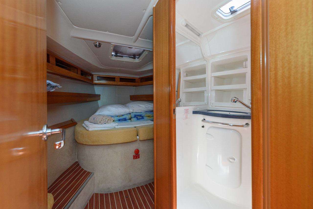 Bavaria 42 Cruiser - Blue Queen, picture 7