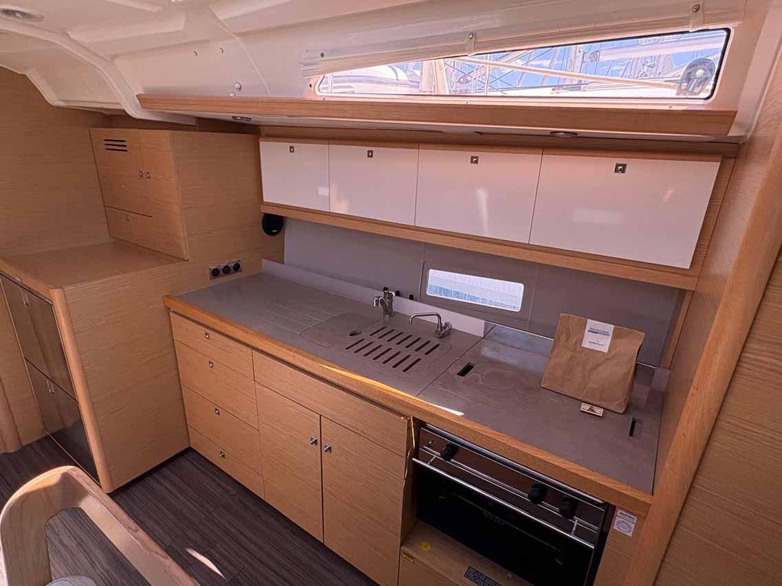 Dufour 430, picture 5