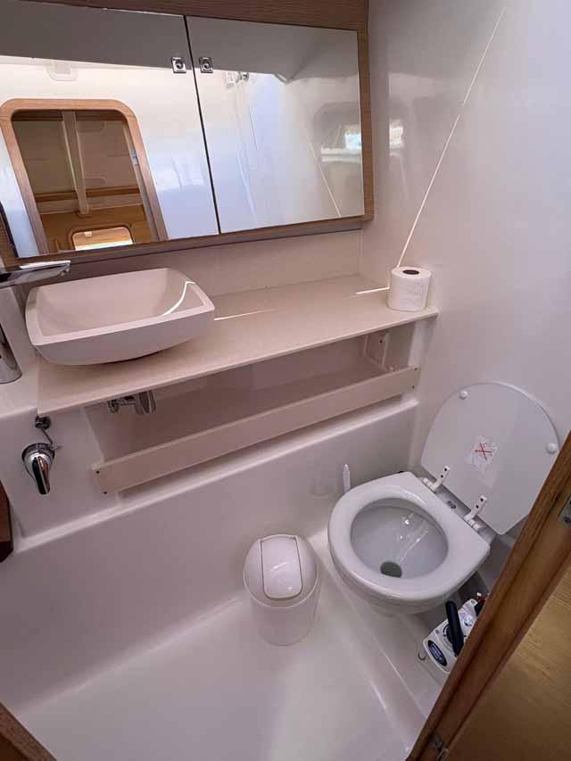 Dufour 430, picture 13