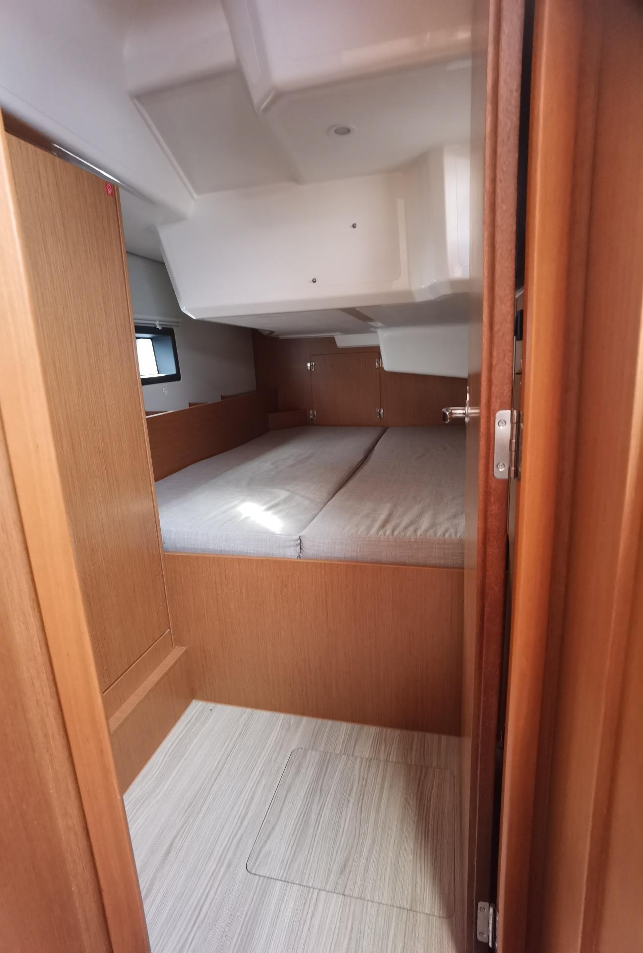 Bavaria C38, picture 11