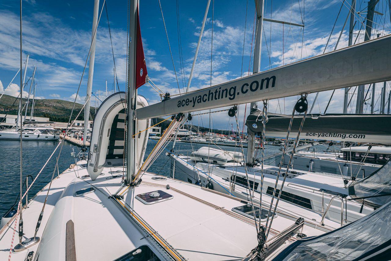 Sun Odyssey 49i, picture 4