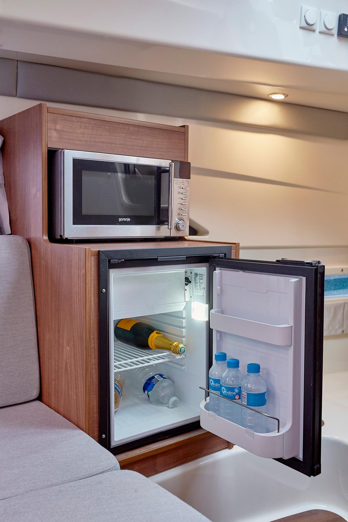 Quicksilver Activ 875 Sundeck, picture 12