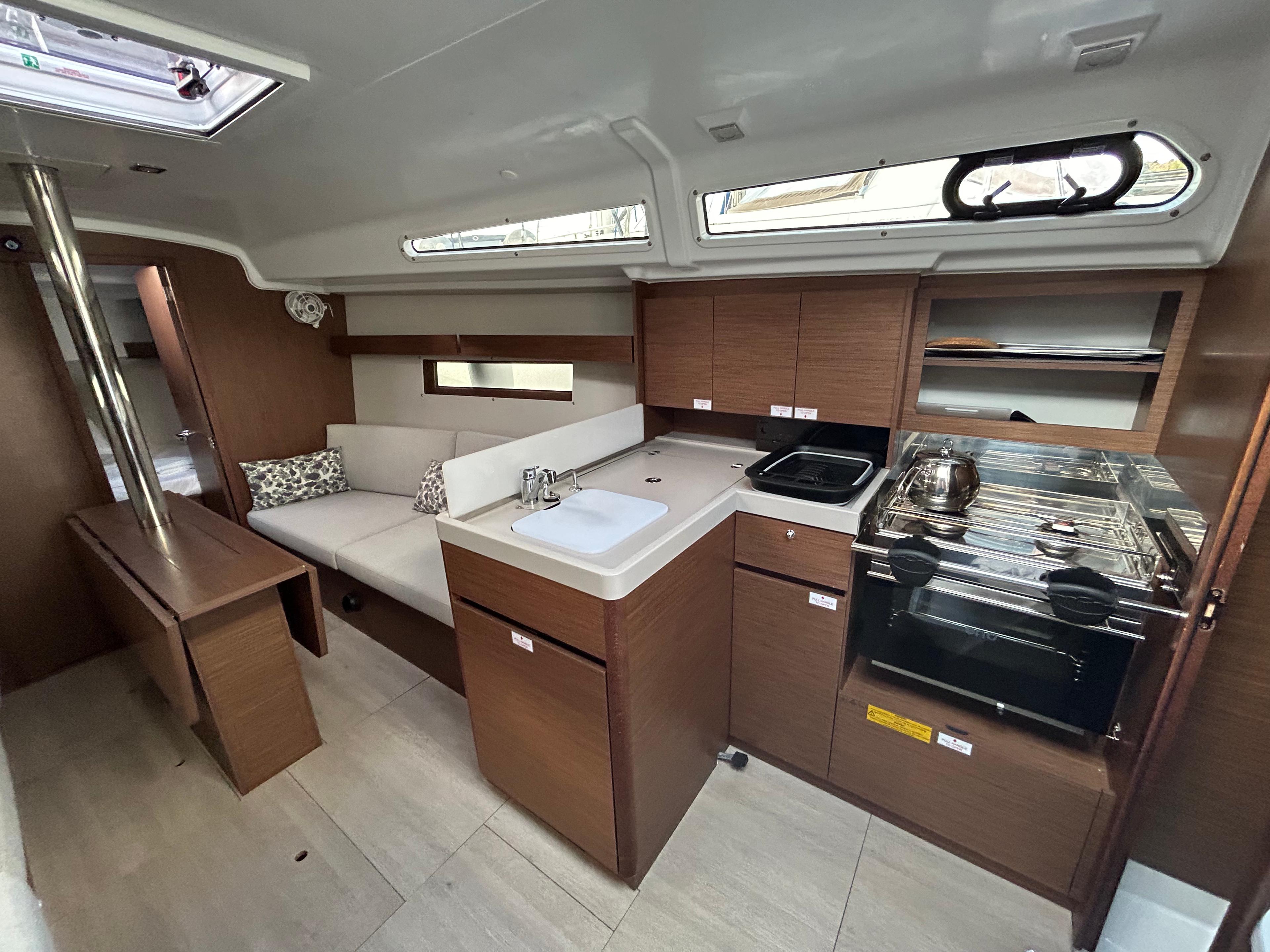 Oceanis 34.1 - 3 cab., picture 9