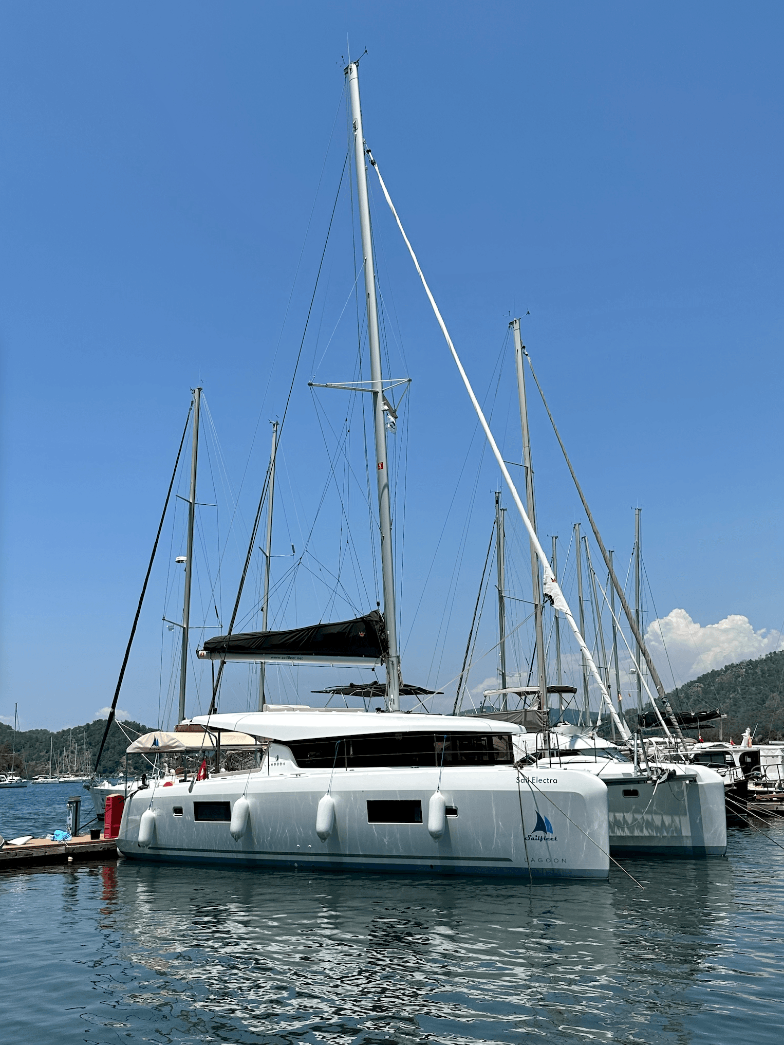 Lagoon 42 - 4 + 2 cab., picture 1