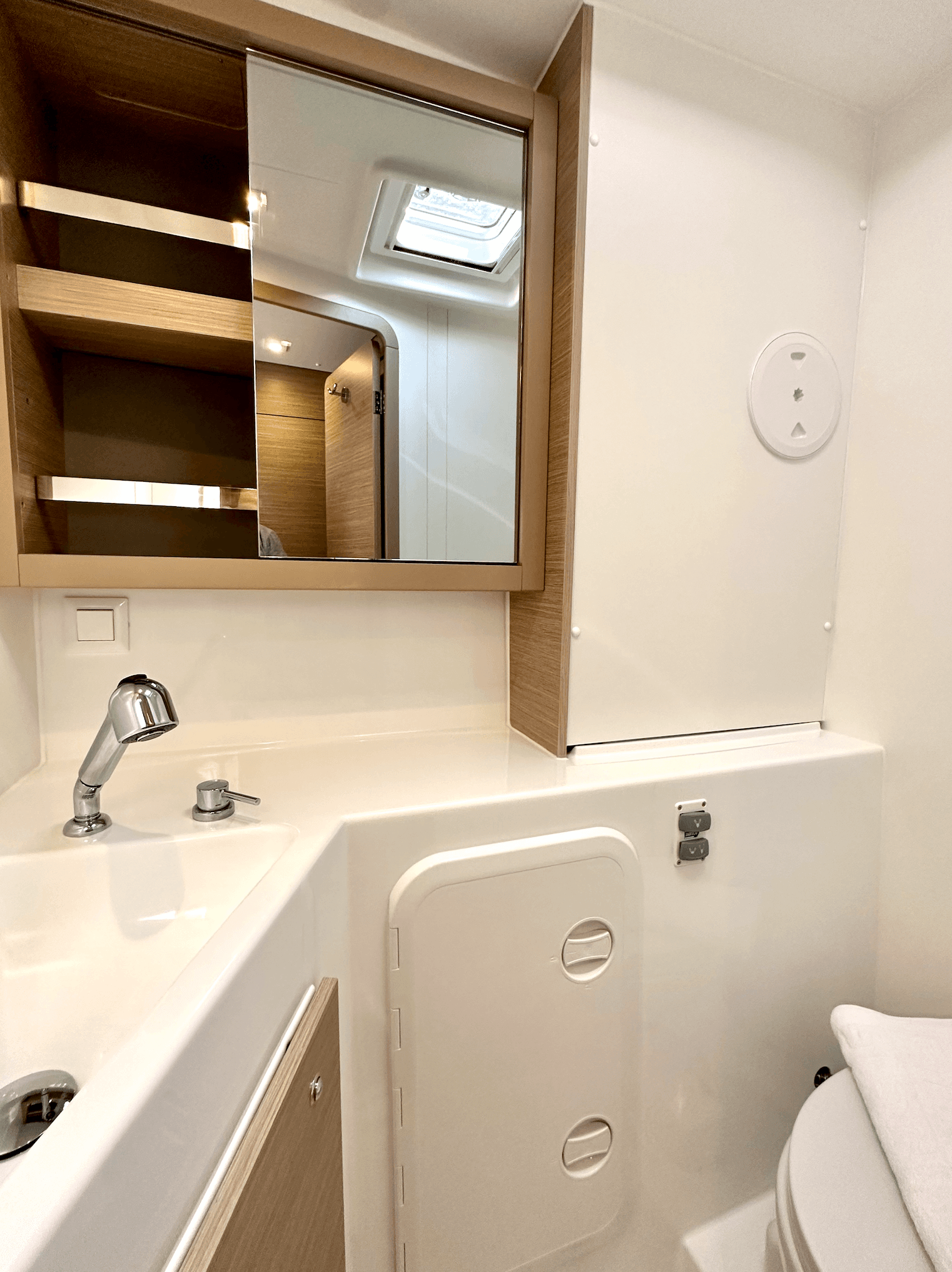 Lagoon 42 - 4 + 2 cab., picture 20